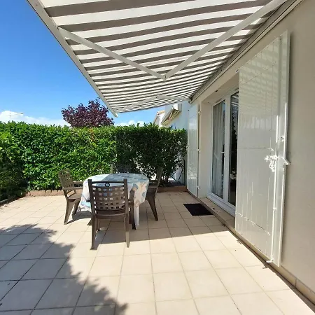 Holiday home Charmante Maisonnette Avec Piscine, Proche Et Centre-ville - - Fr-1-550-68