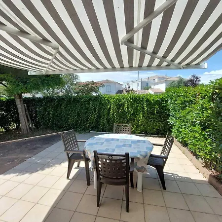 Charmante Maisonnette Avec Piscine, Proche Et Centre-ville - - Fr-1-550-68 Holiday home Vaux-sur-Mer